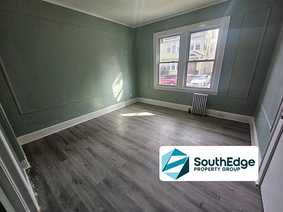 4th image of 37 Underwood St #1R