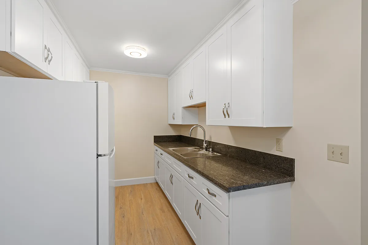 2 bed, 750 sqft, $2,595 — Photo 2