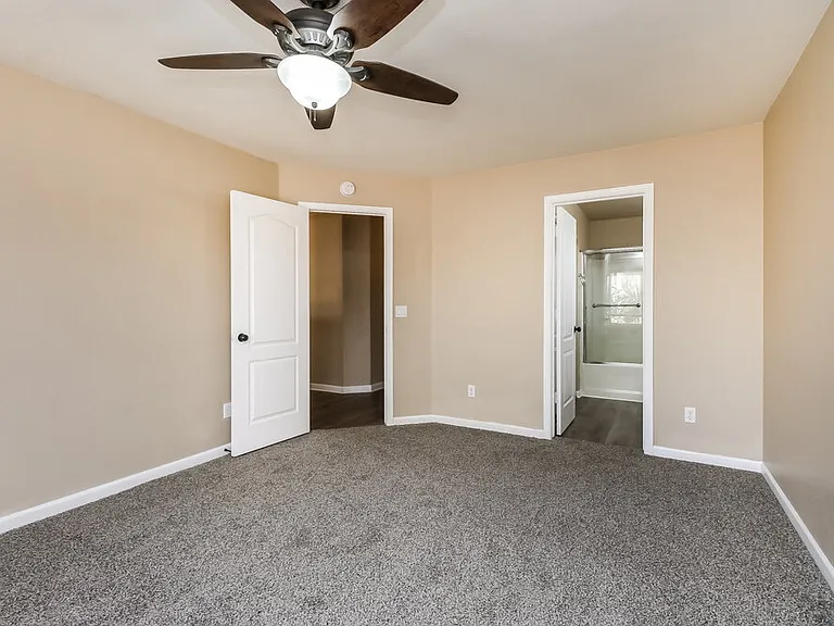 11346 E Dartmouth St — Photo 10