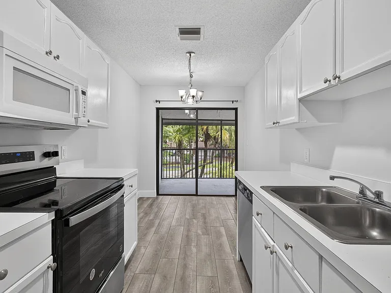 12708 Shoreline Dr #F — Photo 13