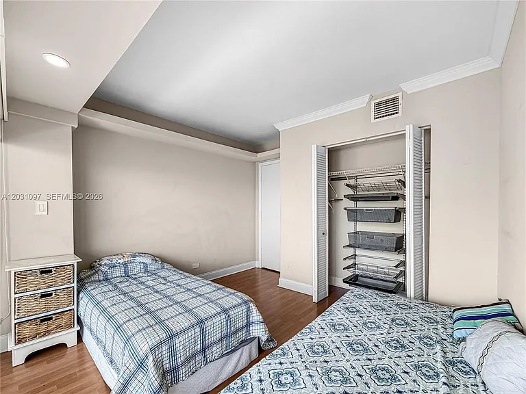 1800 NE 114th St #1607 — Photo 24