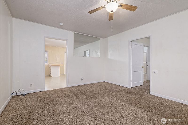 3rd image of 1514 Summit Drive