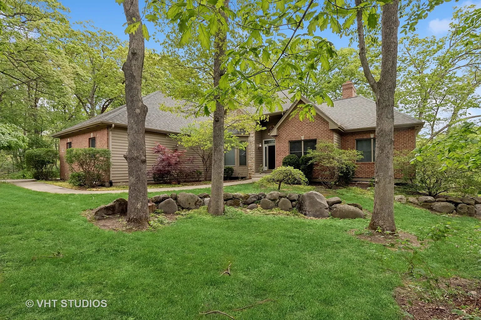 1302 Bradley Ct photo 1