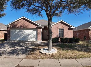 901 Lone Pine Dr, Little Elm, TX 75068