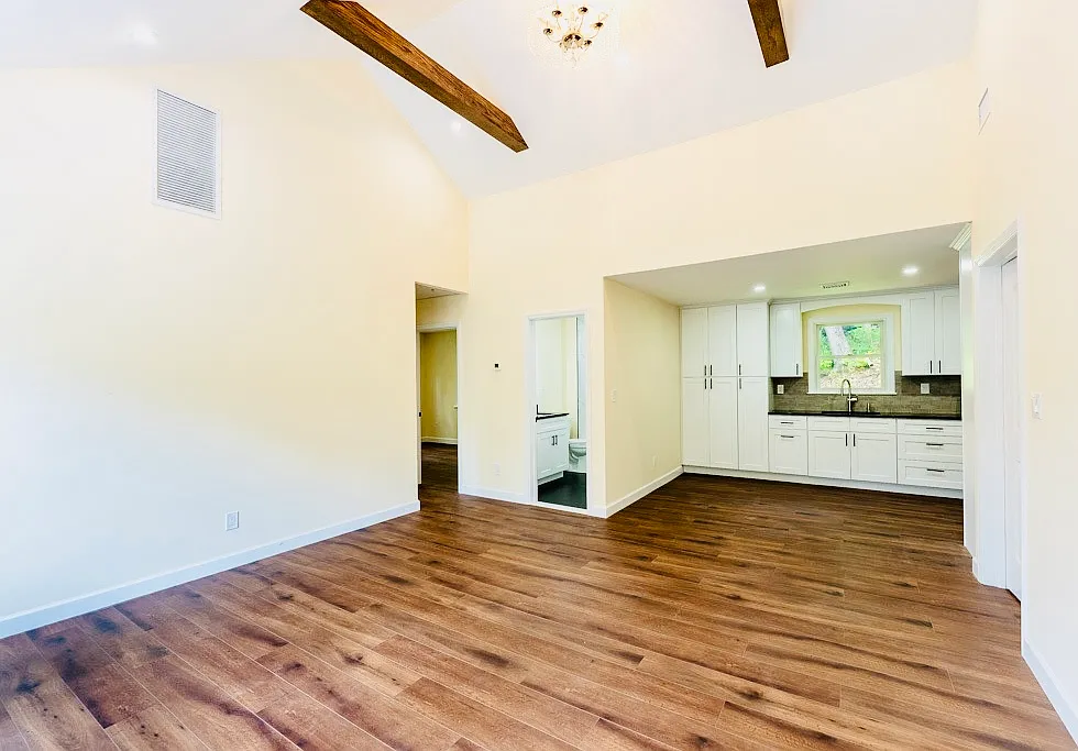 3 bed, 1350 sqft, $3,800 — Photo 3