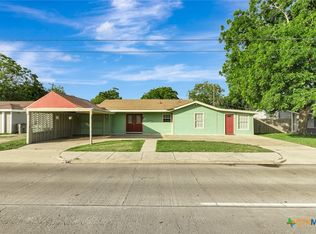 1504 Sam Houston Dr, Victoria, TX 77901