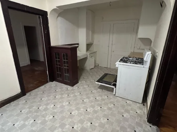 823 S 22nd St, Milwaukee, WI