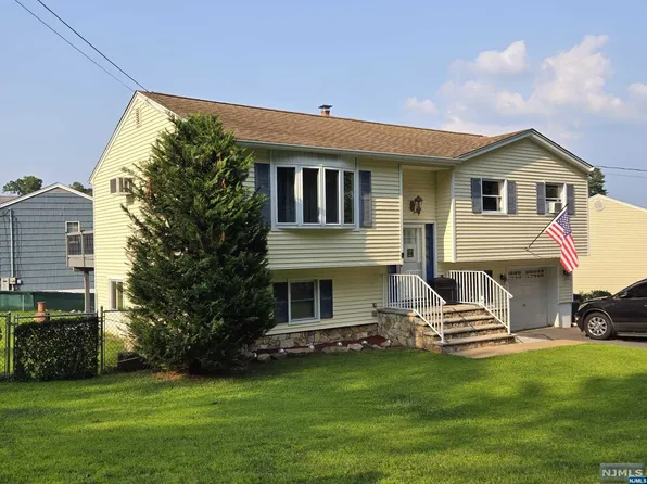 46 Valley Rd, Butler, NJ 07405