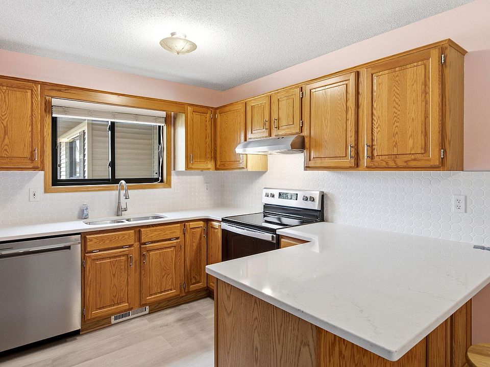 1st image of 5305 Orleans Ln N APT 6