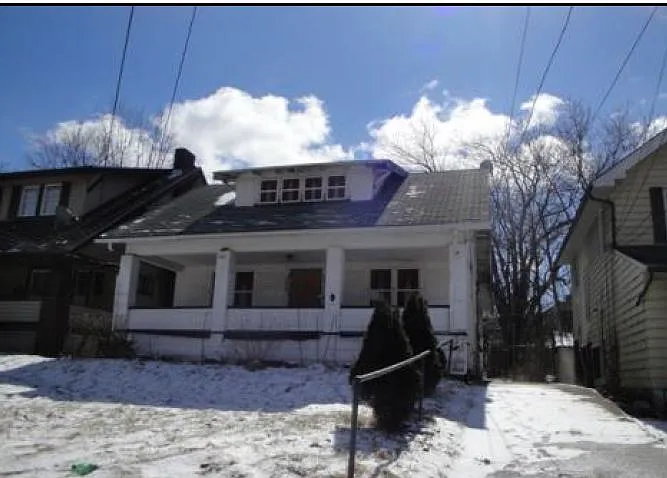 307 E Lucius Ave photo 1