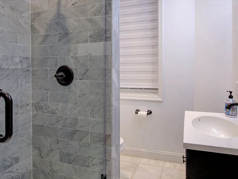 1118 F St NE #2 — Photo 18