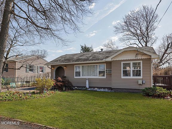 2nd image of 809 Shadylawn Way