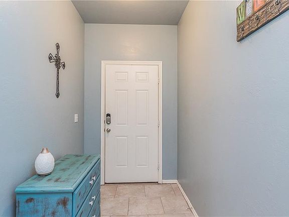 4th image of 13301 Beaumont Dr