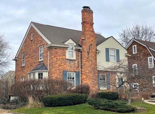 10 Hanover Rd, Pleasant Ridge, MI 48069