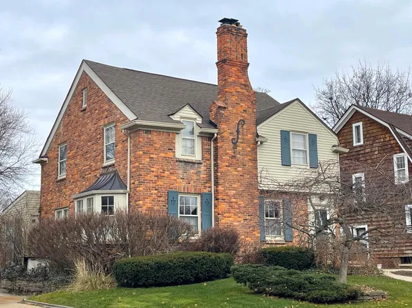 10 Hanover Rd, Pleasant Ridge, MI 48069