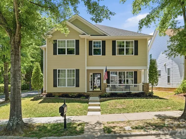6122 Colonial Garden Dr, Huntersville, NC 28078