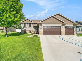 2400 N Devon Ave, Tea, SD 57064