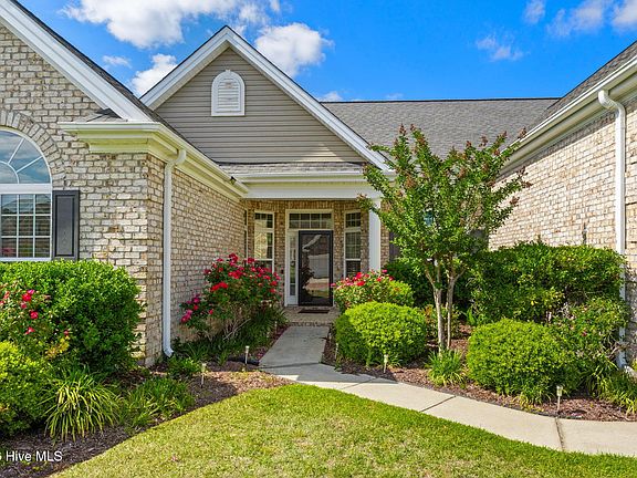 4th image of 2124 Lindrick Court NW