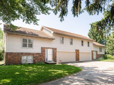 1827 & 1829 Maness Ct, Sycamore, IL, 60178