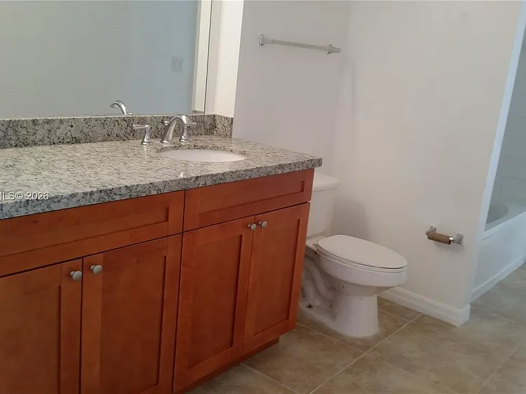 131 SW 117th Ave #8205 — Photo 5