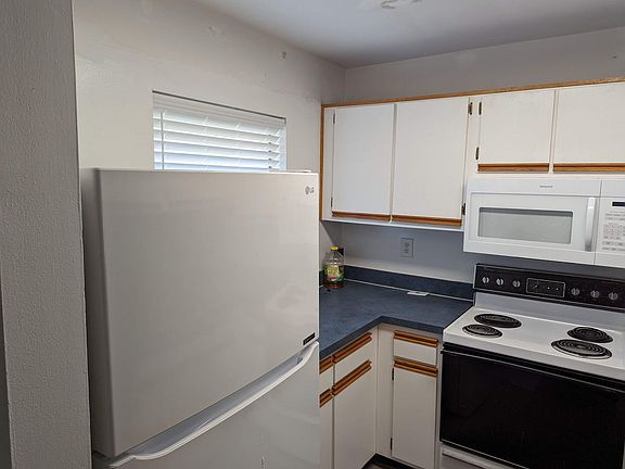 2nd image of 100 E Kentucky Ave APT J105