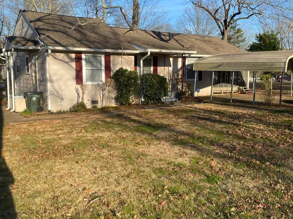 609 Forrest Rd, Fort Oglethorpe, GA 30742