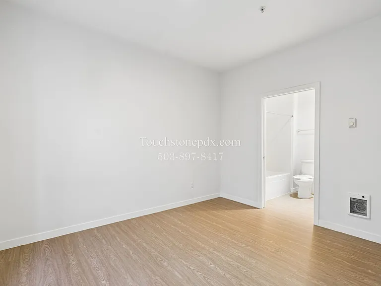 424 NE Jessup St #4 — Photo 17