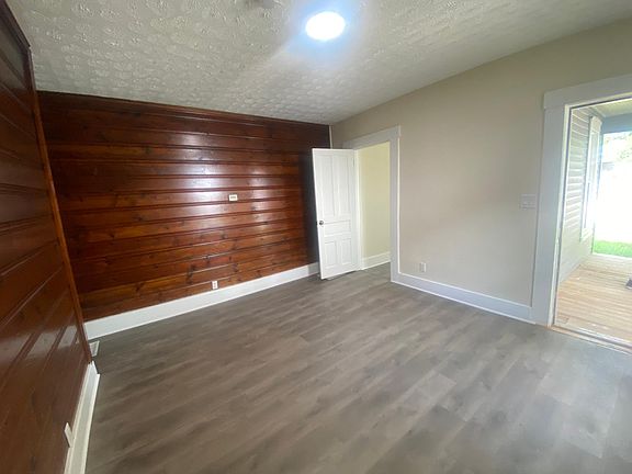 2nd image of 422 Kercher St #422