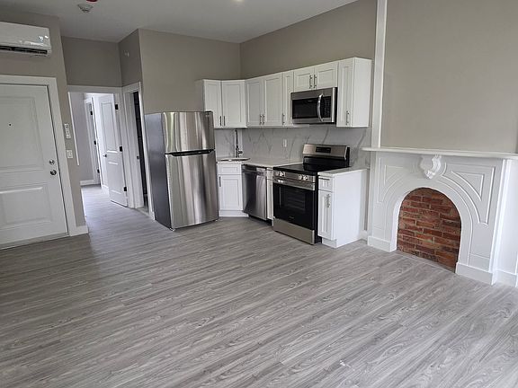 3rd image of 543 Clinton Ave Floor 2