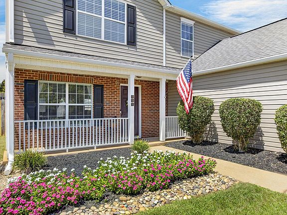 4th image of 501 Westbury Way