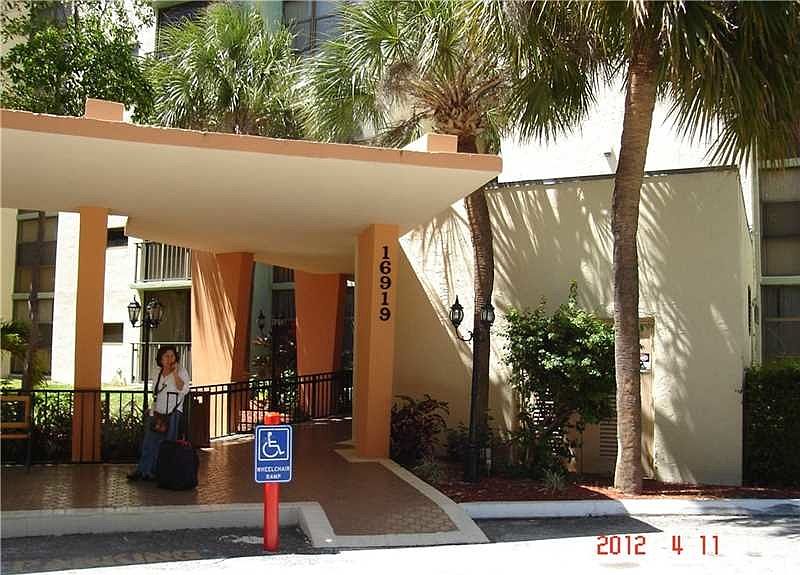 2nd image of 16919 N Bay Rd APT 811