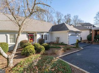 28 Ridgemere Trce, Sandy Springs, GA 30328