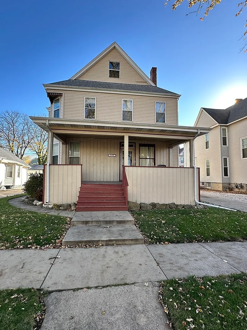 805 E Front St photo 1