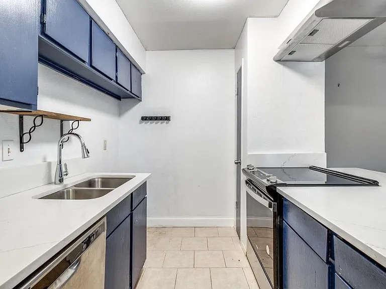 8110 Skillman St #2019 — Photo 6