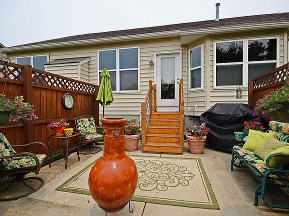3rd image of 2988 Abbey Knoll Dr
