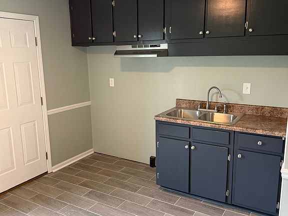 5th image of 67 Evergreen Ln #B