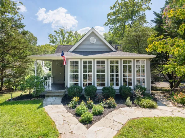 200 W Brow Rd, Lookout Mountain, TN 37350