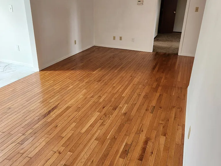 548 12th St SE #6 — Photo 3