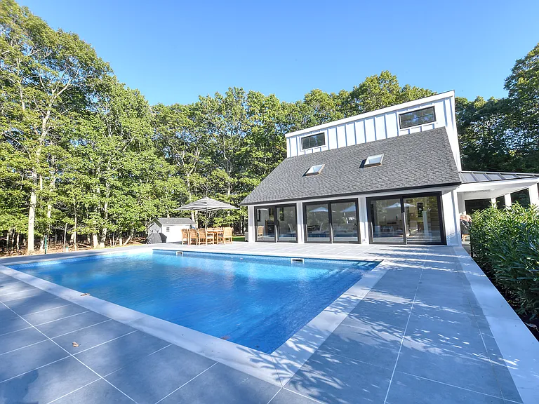 5 Woodcrest Dr — Photo 4