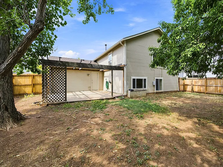 2742 Pampas Dr — Photo 19