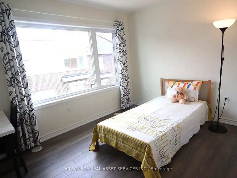 250 Lagerfeld Dr #16 — Photo 8