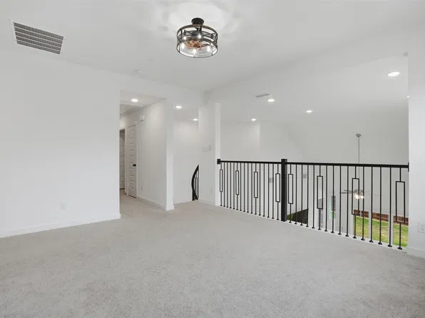 4719 Honeysuckle Ct, Aubrey, TX 76227