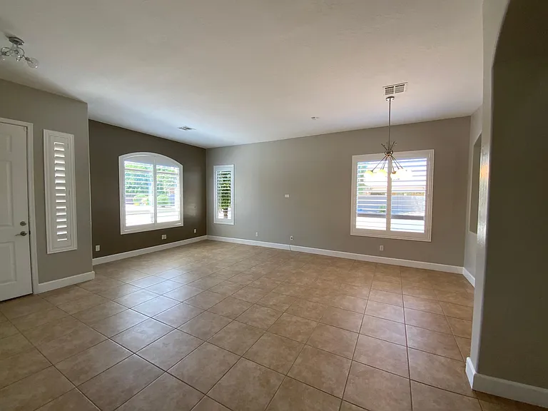 6204 E Phelps Rd — Photo 16