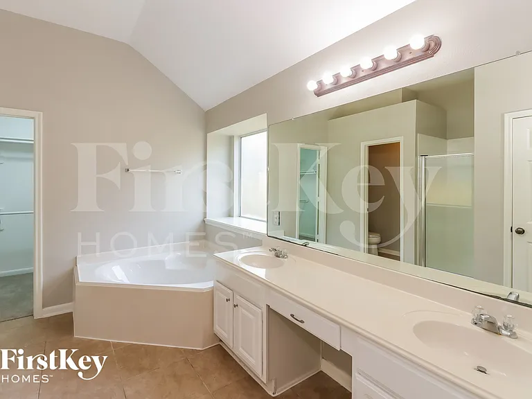 8807 Rocky Knoll Ln — Photo 11
