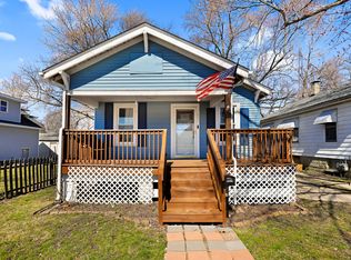 807 E Webster St, Clinton, IL 61727