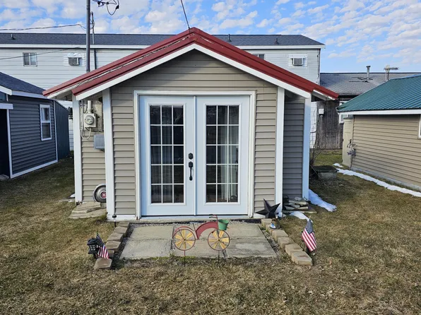 6482 W Houghton Lake Dr, Houghton Lake, MI 48629