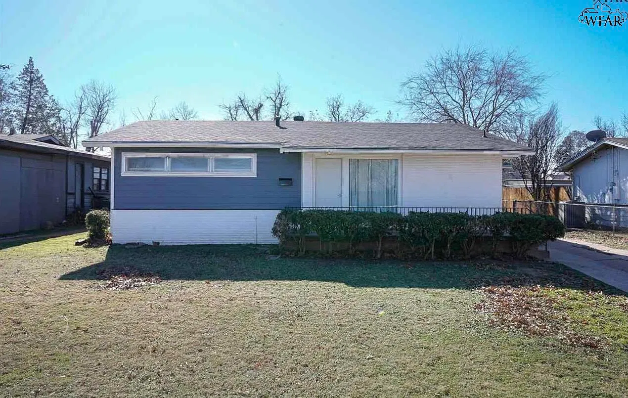 4 bed, 2.0 bath, 1710 sqft, $1,600 — Photo 1