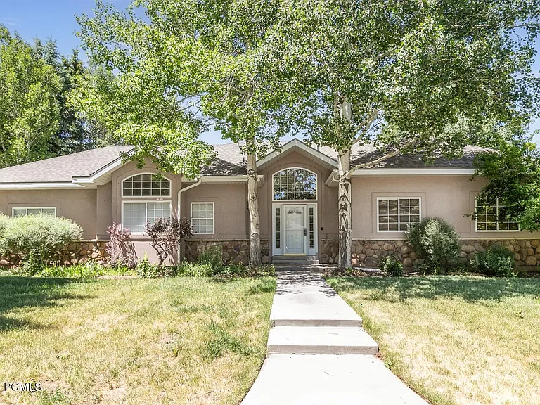 1477 Rio Grande Rd — Photo 1