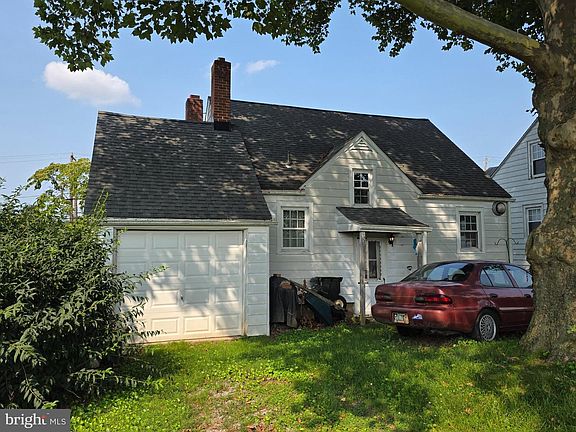 3rd image of 428 Main St