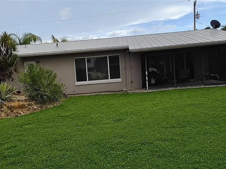 1749 Bikini Ct — Photo 30